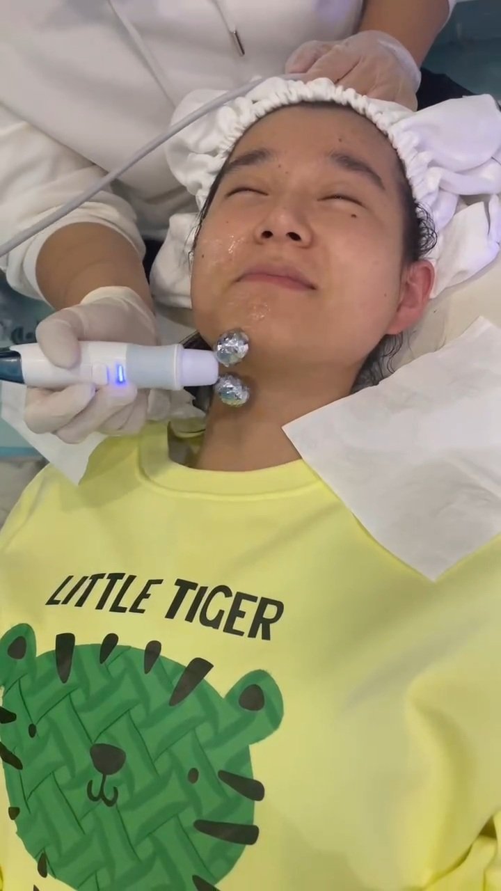 Advanced 9 in 1 Hydrafacial Machine | Professional Multifunction Skin Care Platform - Image 8